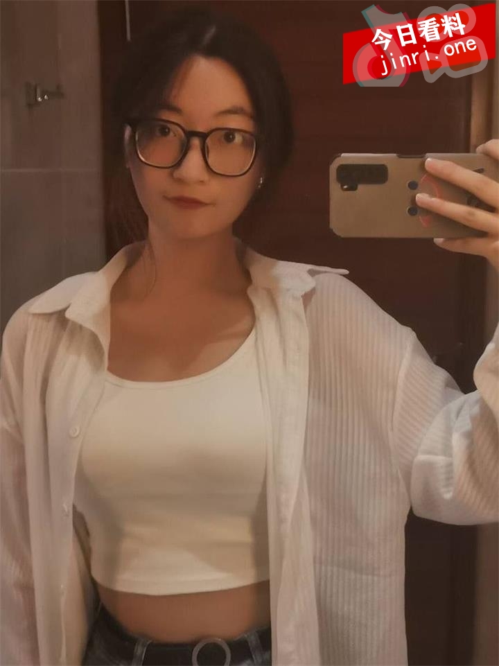 许钰琪 3.jpg