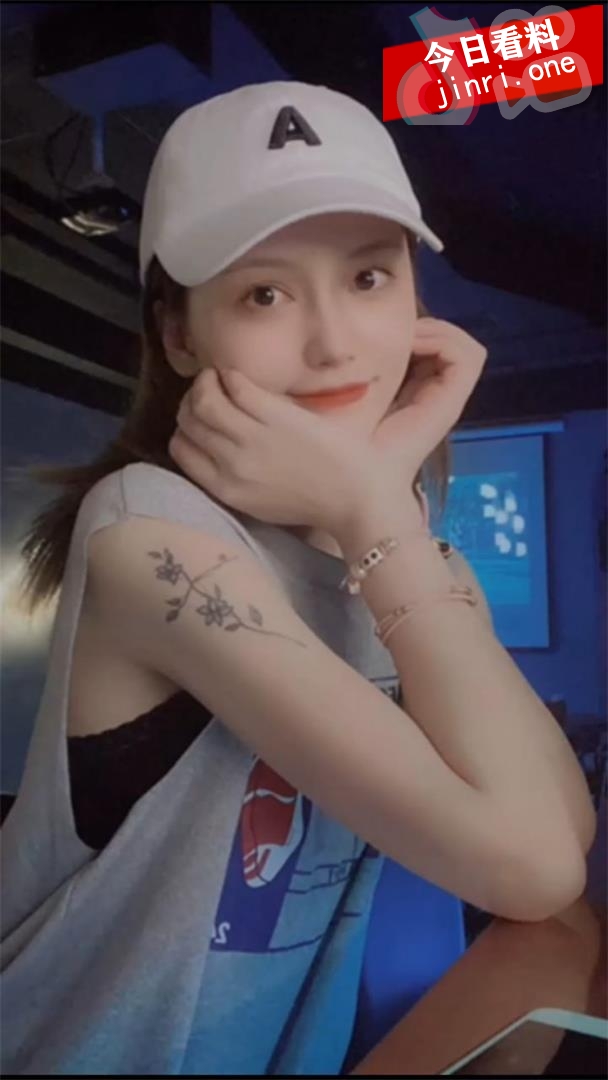 何婷雯 3.jpg