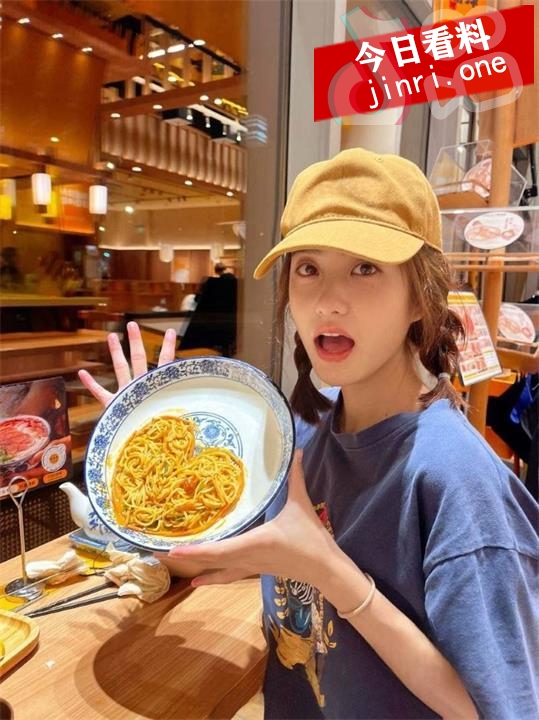 潘玥 3.jpg