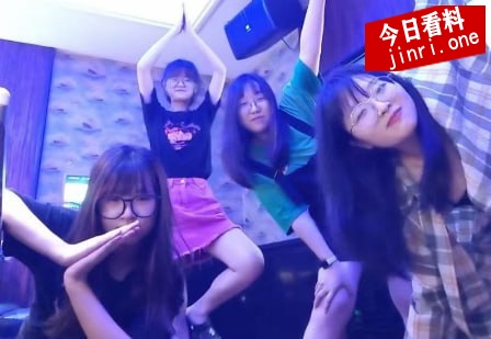 伍悦 3.jpg