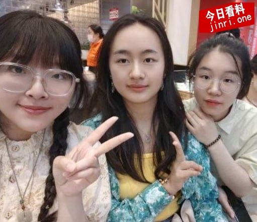伍悦 4.jpg